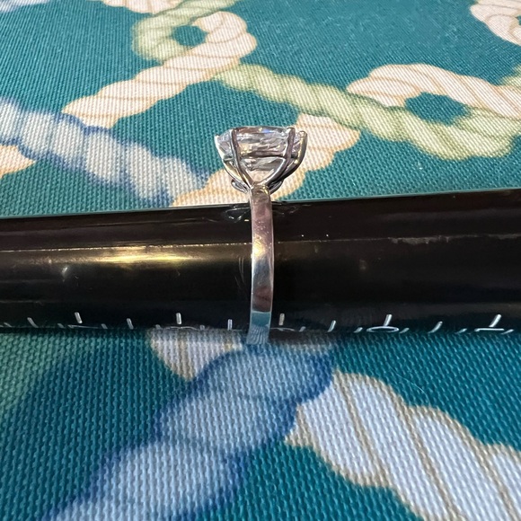 Sterling 2 crystal ring size 8.75 - Picture 6 of 8